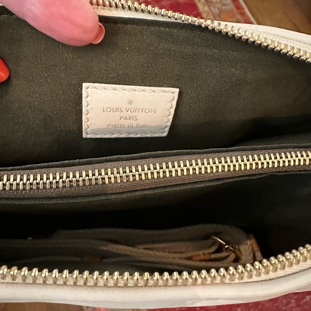 Louis Vuitton Coussin PM Cream handbag - Picture 6 of 8